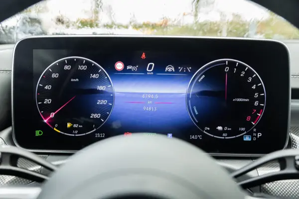 Mercedes-Benz C 300 e AMG Line 15