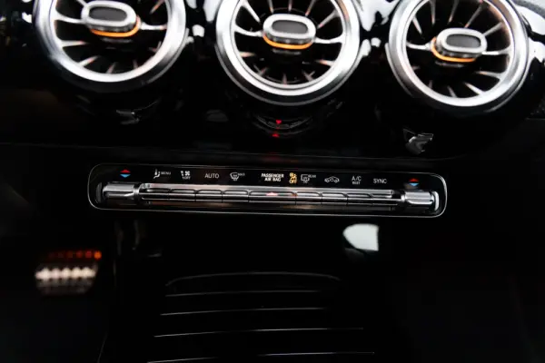 Mercedes-Benz CLA 180 d AMG Line Aut. 48