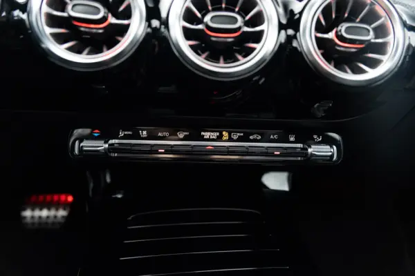 Mercedes-Benz CLA 200 d AMG Line Aut. 52