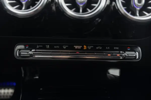 Mercedes-Benz CLA 250 AMG Line Aut. 37