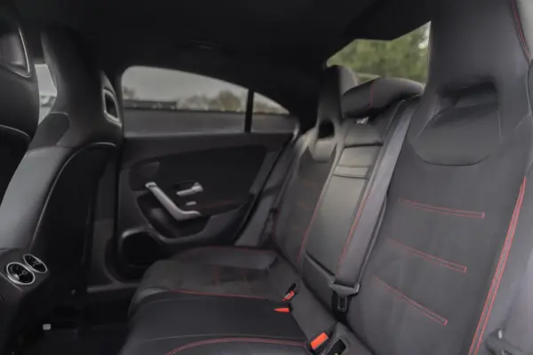 Mercedes-Benz CLA 250 AMG Line Aut. 44