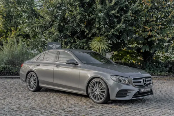 Mercedes-Benz E 220 d AMG 6