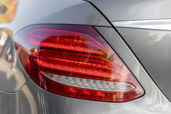 Mercedes-Benz E 220 d AMG 9