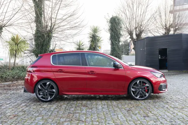 Peugeot 308 1.6 e-THP GTi 6