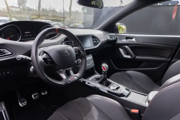Peugeot 308 1.6 e-THP GTi 13