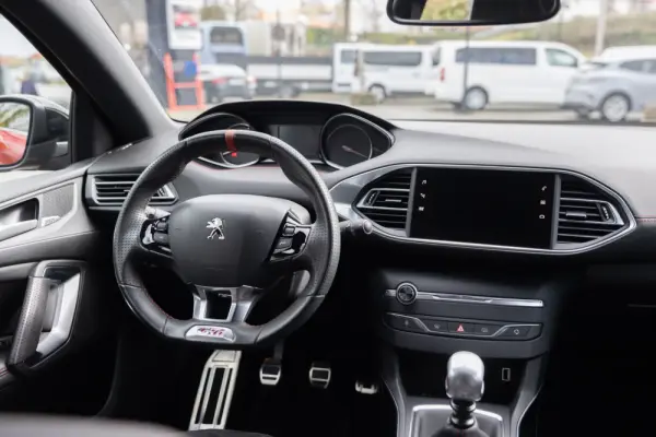 Peugeot 308 1.6 e-THP GTi 15