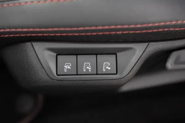 Peugeot 308 1.6 e-THP GTi 27
