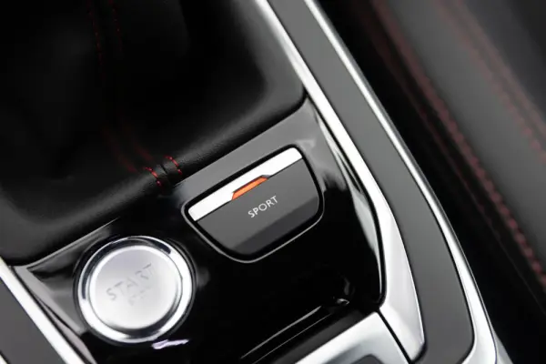 Peugeot 308 1.6 e-THP GTi 30