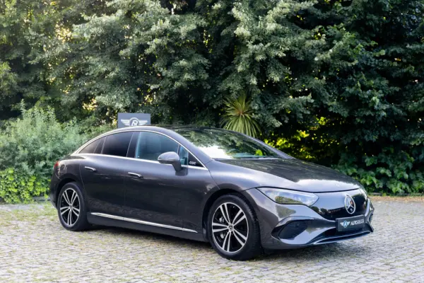 Mercedes-Benz EQE 300 Electric Art 6