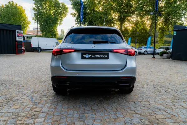 Mercedes-Benz GLC 300 e 4Matic 9G-TRONIC AMG Line Advanced 5