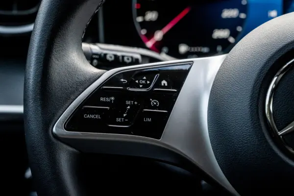 Mercedes-Benz GLC 300 e 4Matic 9G-TRONIC AMG Line Advanced 18