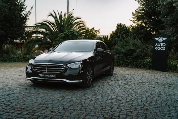 Mercedes-Benz E 300 2