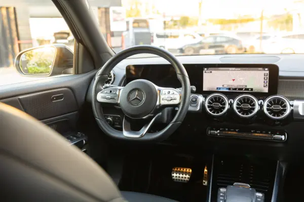 Mercedes-Benz EQB 300 4Matic AMG Line 21