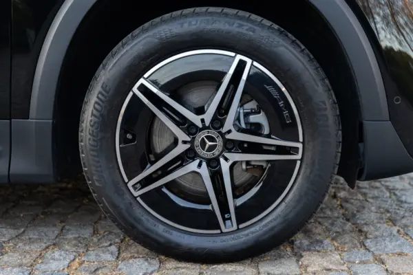 Mercedes-Benz EQB 300 4Matic AMG Line 9
