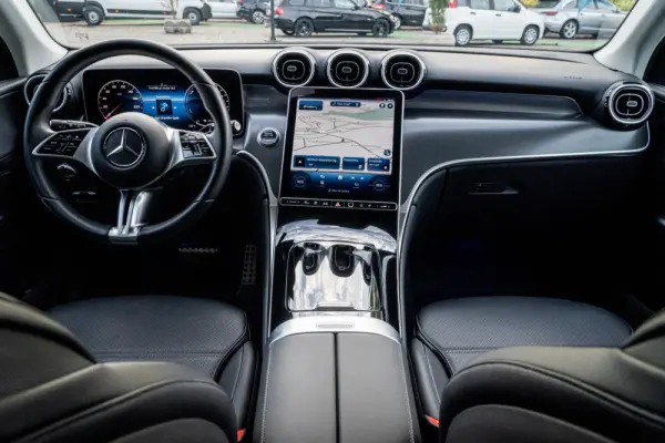 Mercedes-Benz GLC 300 e 4Matic 9G-TRONIC AMG Line Advanced 15