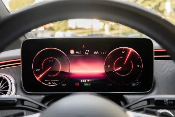 Mercedes-Benz EQE 300 Electric Art 23