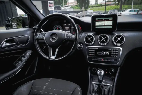 Mercedes-Benz A 160 d Urban 16