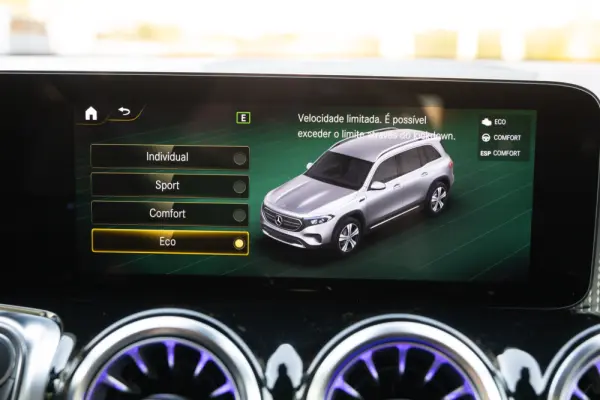 Mercedes-Benz EQB 300 4Matic AMG Line 49