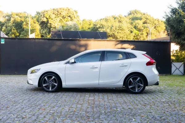 Volvo V40 1.6 D2 R-Design 4