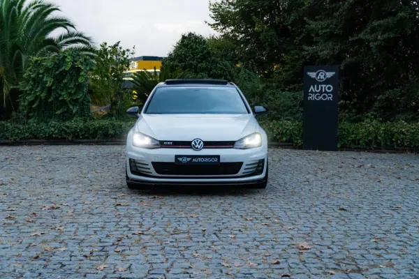 Volkswagen Golf 2.0 TSi GTi Performance 1