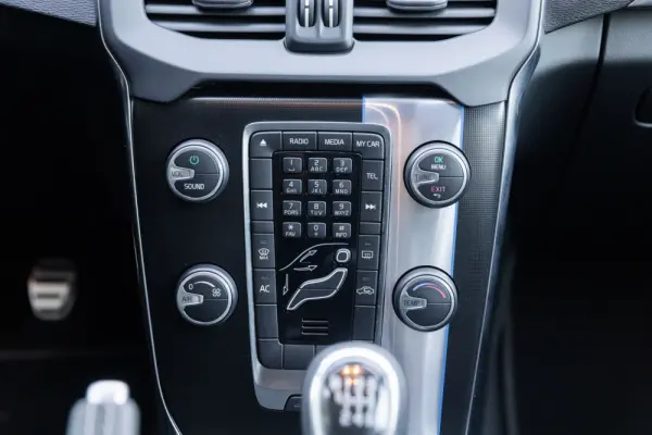 Volvo V40 1.6 D2 R-Design 17