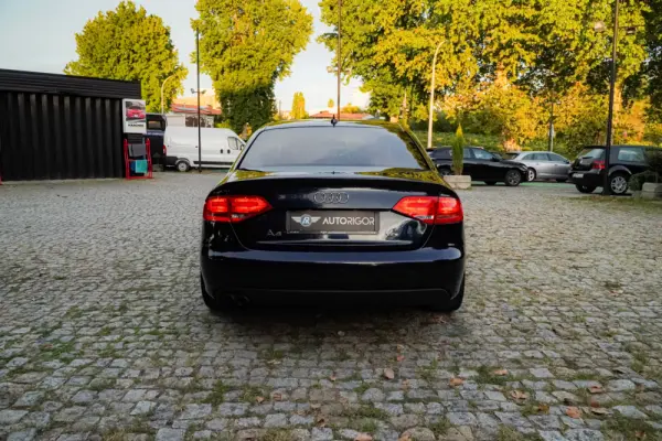Audi A4 2.0 TDI 6