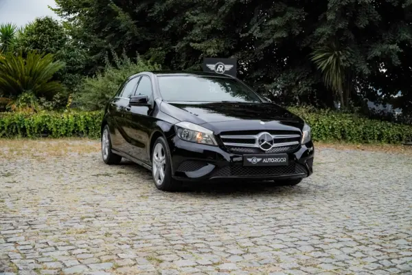 Mercedes-Benz A 160 d Urban 9