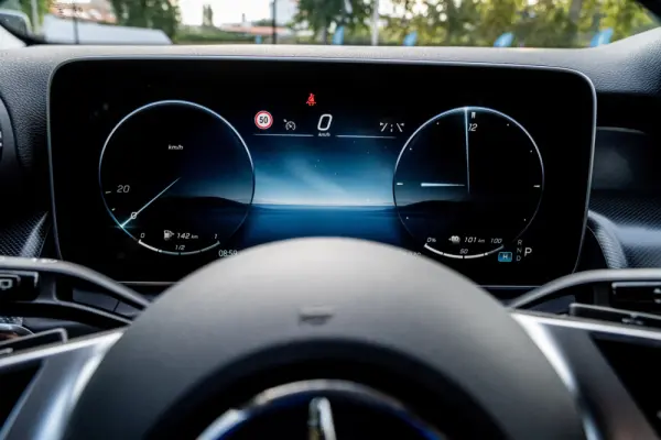Mercedes-Benz GLC 300 e 4Matic 9G-TRONIC AMG Line Advanced 32