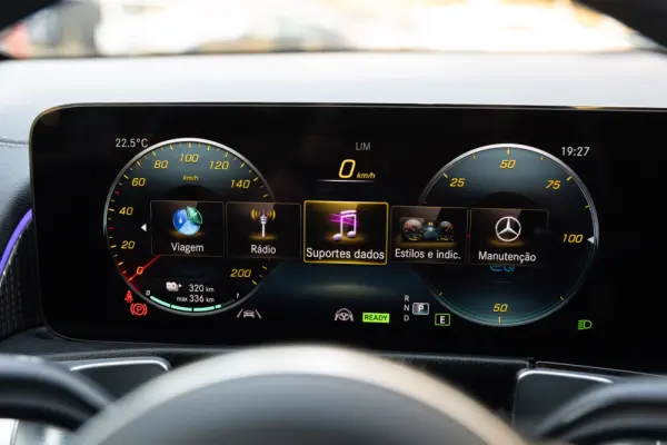 Mercedes-Benz EQB 300 4Matic AMG Line 33