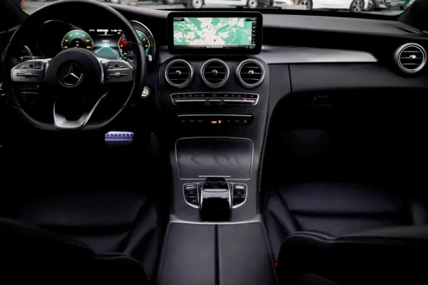 Mercedes-Benz C 300 Outro 15
