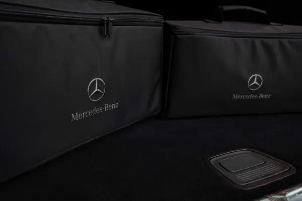 Mercedes-Benz C 300 Outro 51