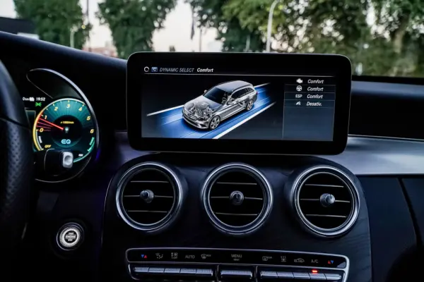Mercedes-Benz C 300 Outro 36