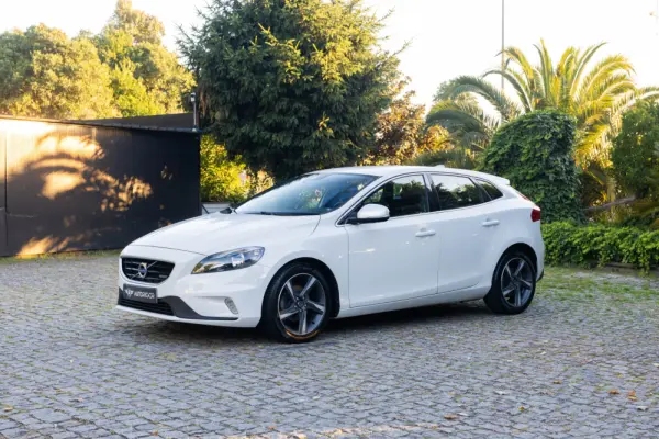 Volvo V40 1.6 D2 R-Design 3