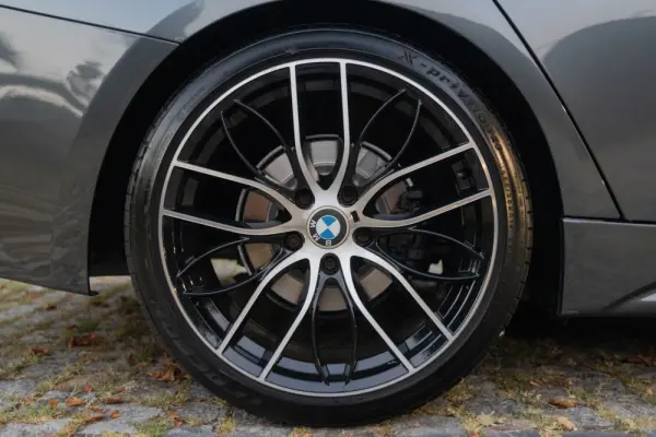 BMW 318 Touring Pack M 12