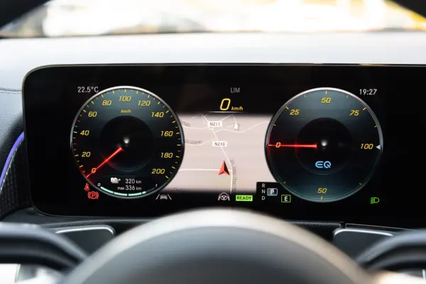Mercedes-Benz EQB 300 4Matic AMG Line 30