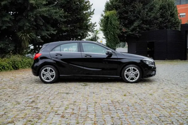 Mercedes-Benz A 160 d Urban 7