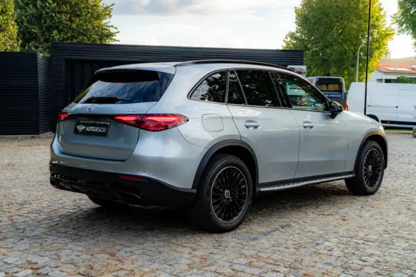 Mercedes-Benz GLC 300 e 4Matic 9G-TRONIC AMG Line Advanced 6