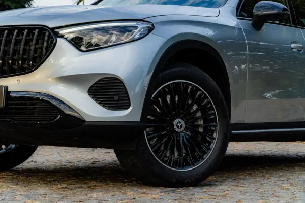 Mercedes-Benz GLC 300 e 4Matic 9G-TRONIC AMG Line Advanced 13