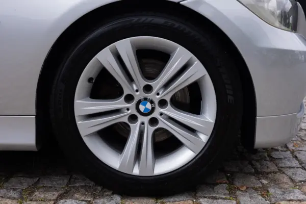 BMW 318 D Edition Sport 9