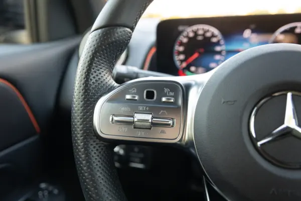 Mercedes-Benz EQB 300 4Matic AMG Line 24