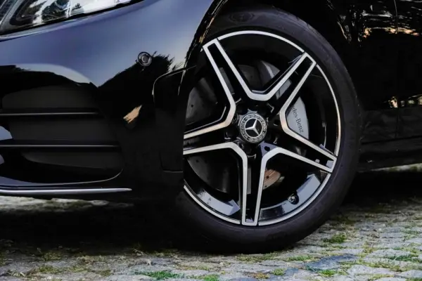 Mercedes-Benz C 300 Outro 12