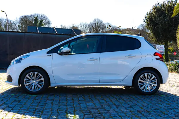Peugeot 208 1.5 BlueHDi Allure 2