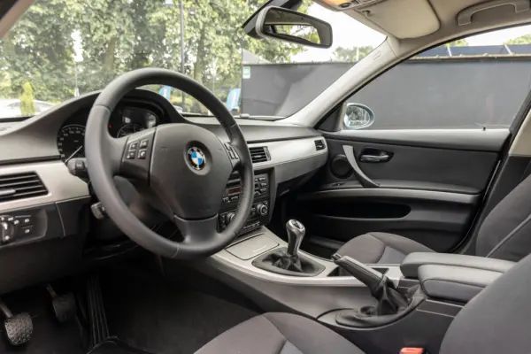 BMW 318 D Edition Sport 11