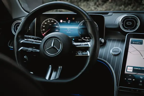 Mercedes-Benz C 300 e AMG Line 14