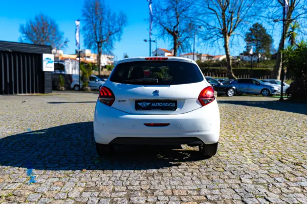 Peugeot 208 1.5 BlueHDi Allure 3