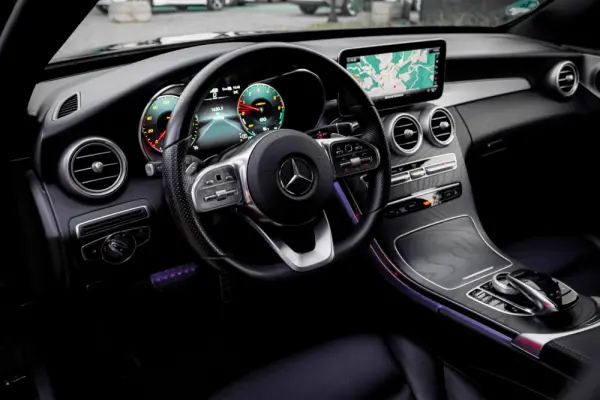 Mercedes-Benz C 300 Outro 14