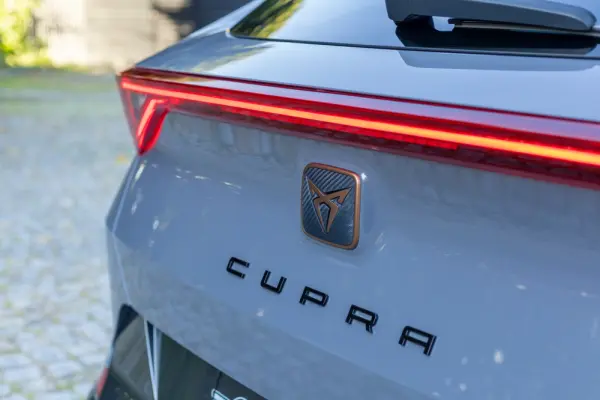 Cupra Formentor 1.4 e-Hybrid DSG VZ 9
