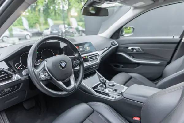 BMW 320 PACK M - LOOK M3 14