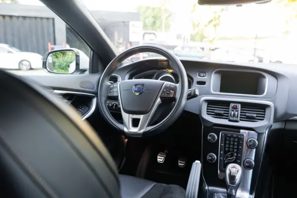 Volvo V40 1.6 D2 R-Design 15