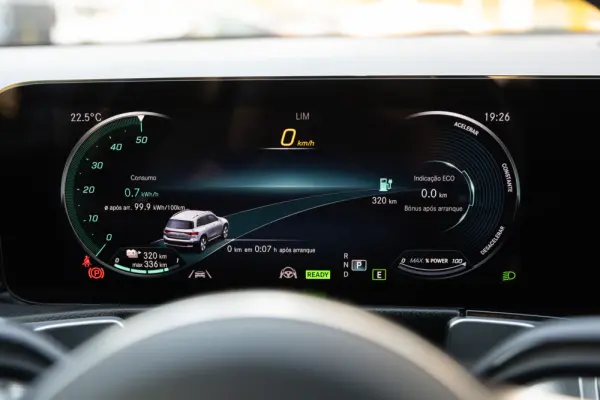 Mercedes-Benz EQB 300 4Matic AMG Line 29